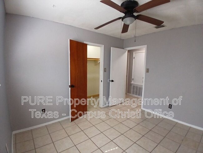 Building Photo - 4033 Sandy Hollow Creek Dr