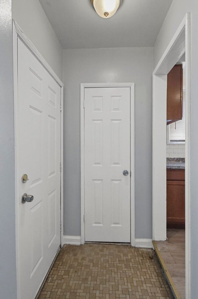 Building Photo - 19356 Westmoreland- 3 BED & 1.5 BATH FOR RENT