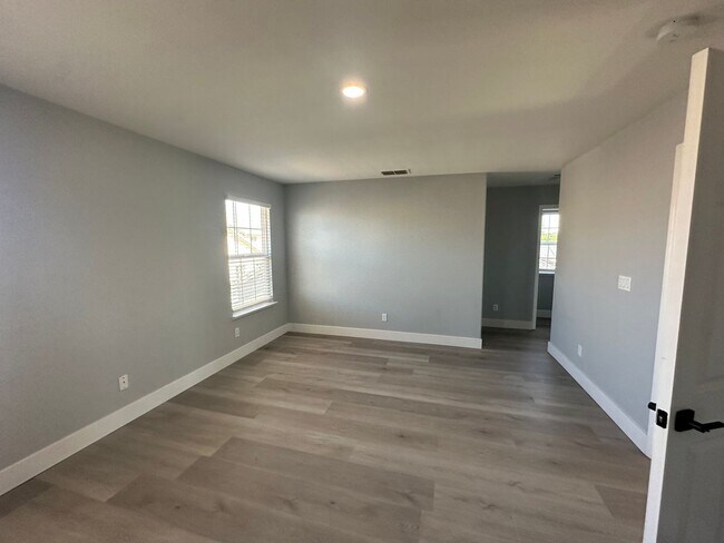 Building Photo - 1435 Lever Blvd