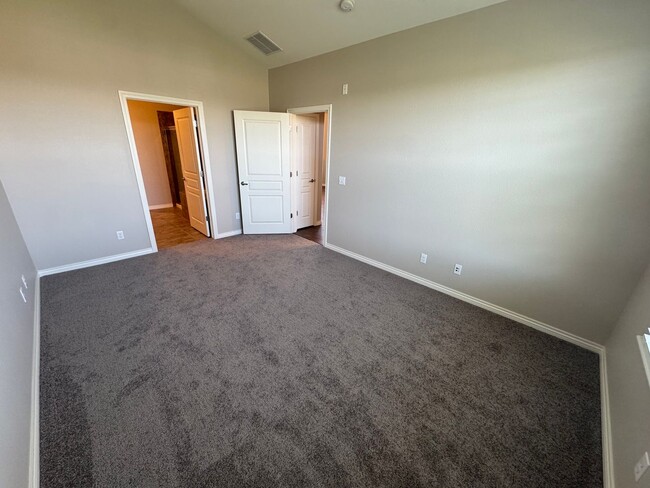 Building Photo - Lovely Townhome in Dancing Willows