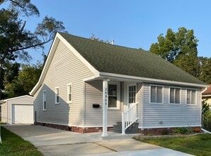 Building Photo - 24849 Midland Ave