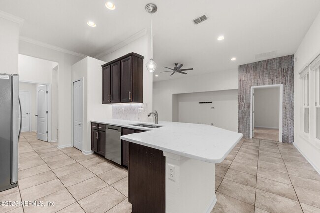 Building Photo - 11597 Paceys Pond Cir