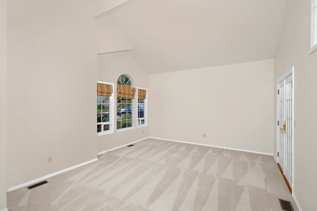 Building Photo - Light Filled 4 Bedroom 2.5 Bath Home in Sammamish