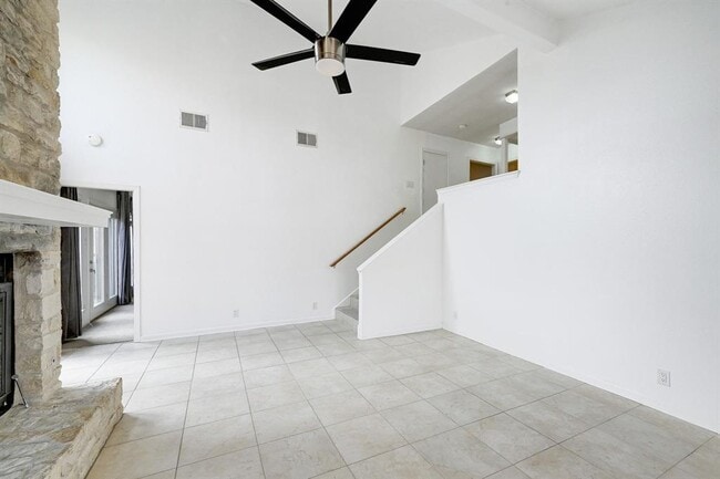 Building Photo - 4407 Jessamine Hollow