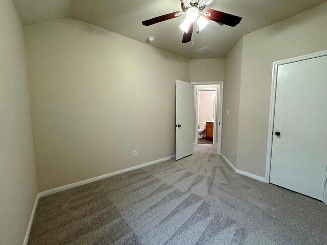 Building Photo - 1780 Stone Rim Loop