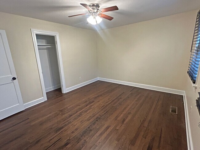 Building Photo - Move-In Ready East Nashville Gem – Bright, Open & Fully Updated