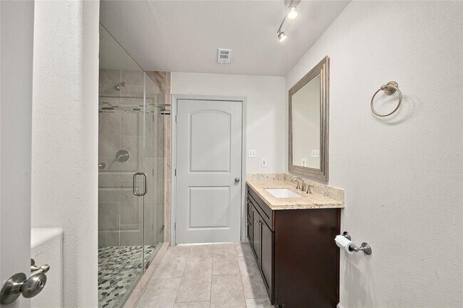 Building Photo - 14807 Swift River Ln