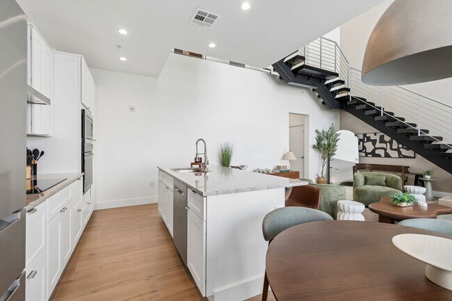 Building Photo - 1343 4th St