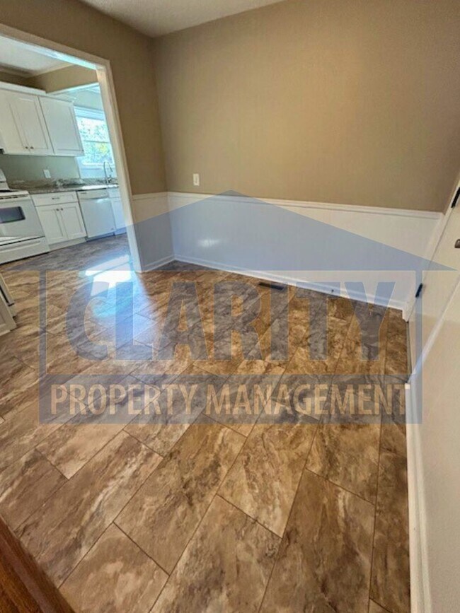 Building Photo - Three bedroom home in Downtown Cleveland!