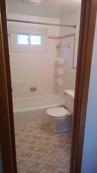 Bathroom - 73 Altamont Road
