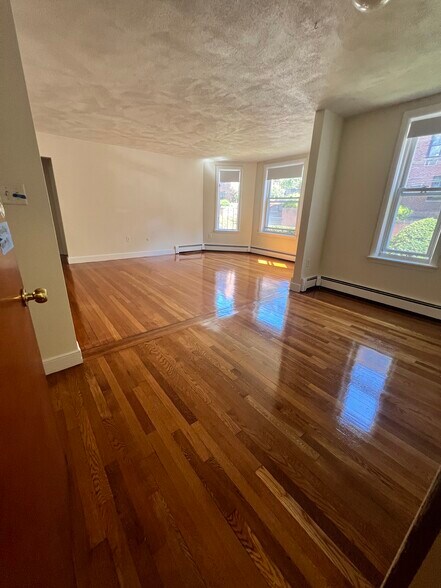 Building Photo - 303 Tappan St