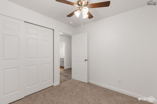 Building Photo - 4717 Bonny Dr