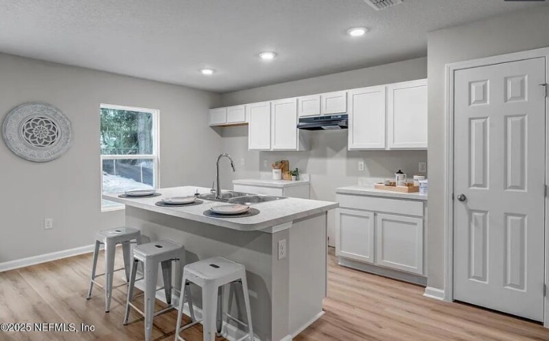 Building Photo - 5986 Patterson Ave