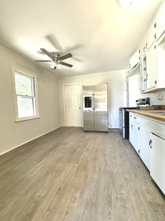 Building Photo - 1911 S Roosevelt St