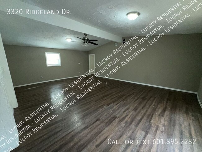 Building Photo - 3320 Ridgeland Dr