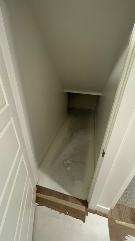 Building Photo - 204 N Rick Way