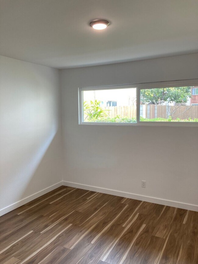 Building Photo - 3811 Green Ave