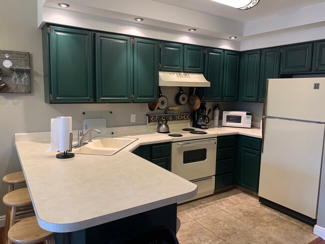 Building Photo - 3615 N Wolf Creek Dr