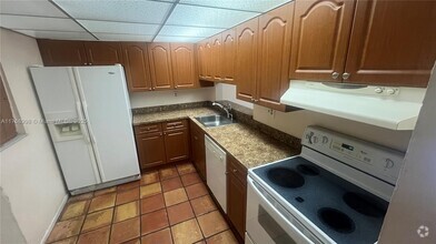 Building Photo - 8045 SW 107th Ave