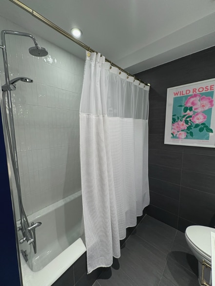 Building Photo - 660 Bergen St