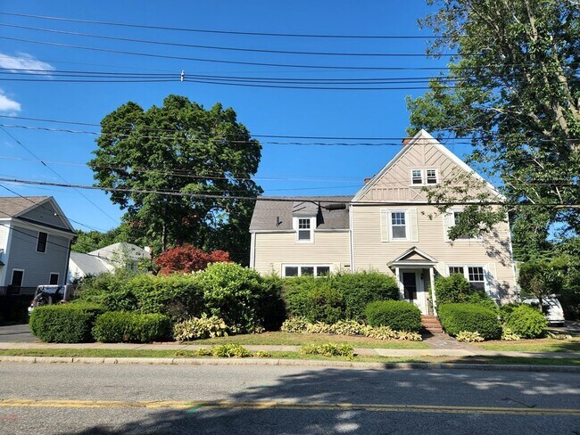 Building Photo - 79 Bacon St