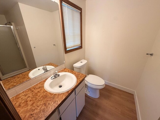 Building Photo - Brand New Flooring and Paint Upper Level Duplex