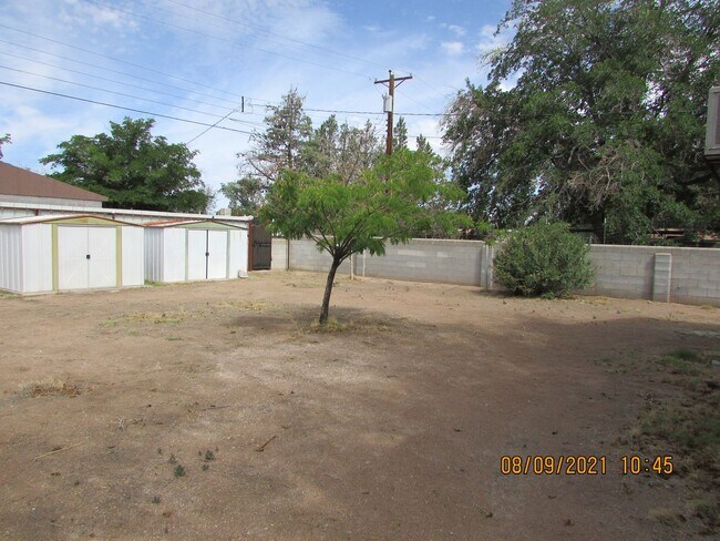 Building Photo - Newly remodeled 5 bedroom/2 bath home