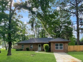 Building Photo - Full Renovated  4 Bed/2 Bath Oasis in Geor...