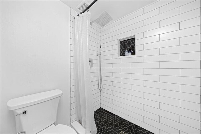 Building Photo - 52 Chaumont Square NW