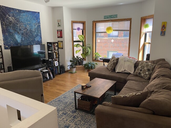 Building Photo - 632 W Patterson Ave