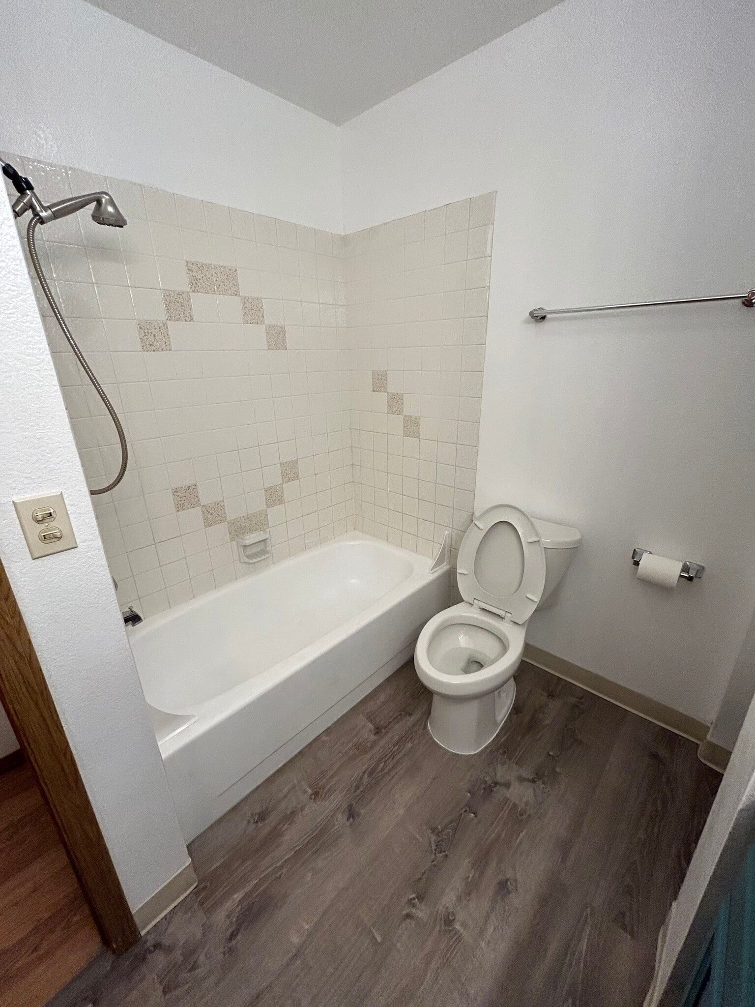 Full Bathroom Partial View-Lower Level - 839 Merlin Loop