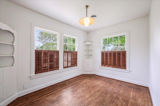 Building Photo - 2565 Harrison Ave