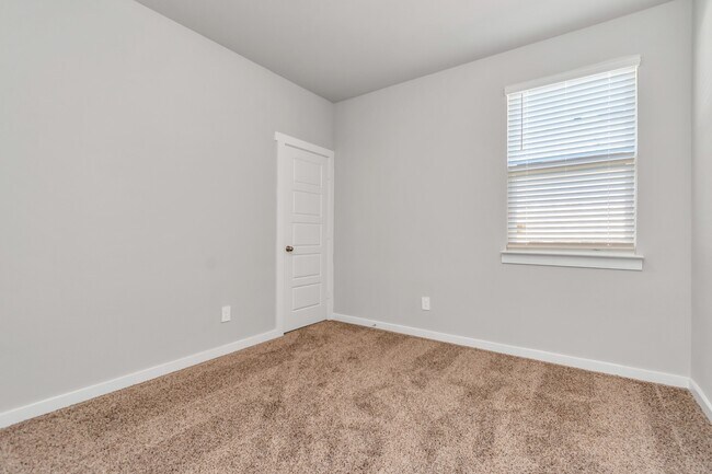 Building Photo - 3020 Gunnersbury Dr