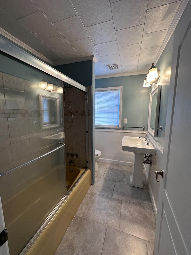 Building Photo - 56 Kent Ln