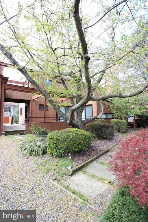 Building Photo - 6872 Melrose Dr