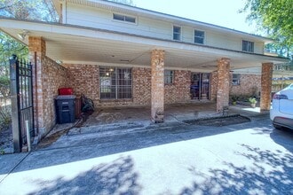 Building Photo - 5703 Havenwoods Dr