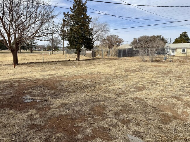 Building Photo - 505 E 37th St