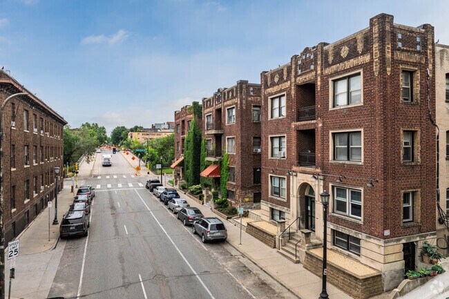 Building Photo - 1524 LaSalle Ave - Boutique Brownstone with Built-In Charm