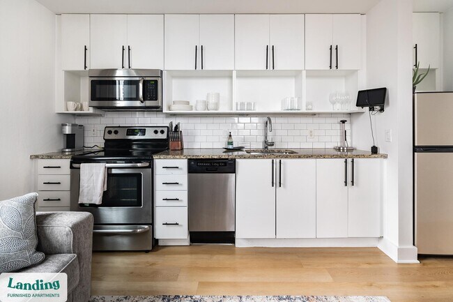 Building Photo - 933 McGee St