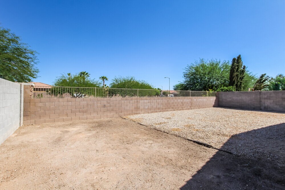 Building Photo - 15221 N 177th Dr