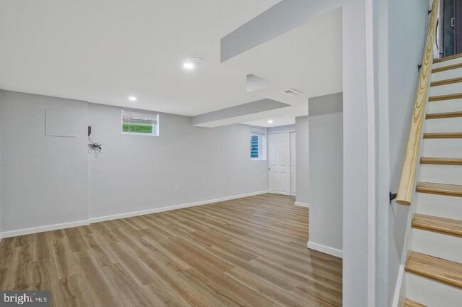 Building Photo - 5758 Biscayne Dr