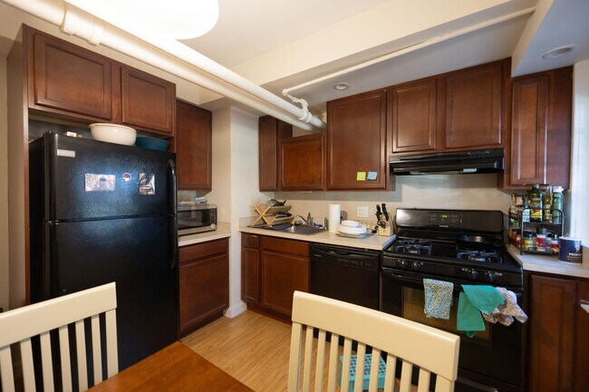 Building Photo - 468 Whitney Ave