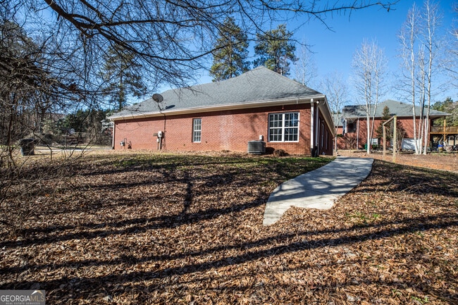 Building Photo - 205 Charleston Ave