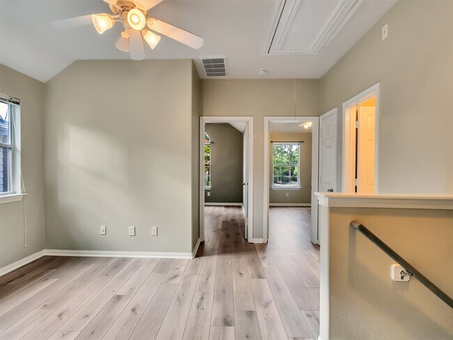 Building Photo - 94 Cornflower Dr