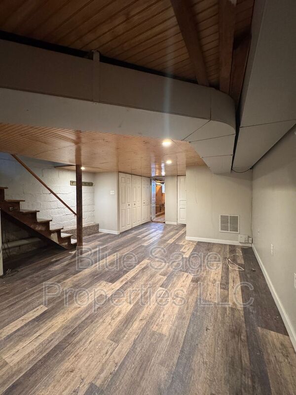 Building Photo - 1411 Lawrence Rd