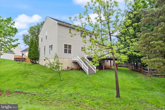 Building Photo - 43205 Cardston Pl