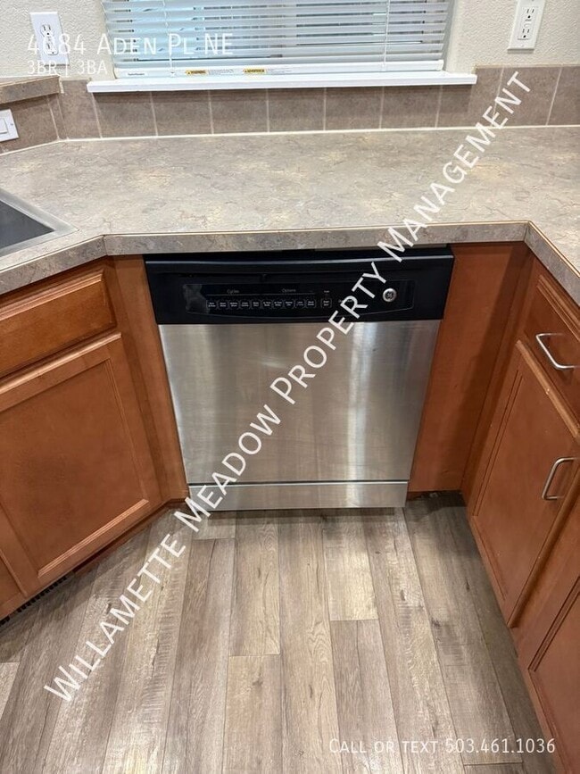 Building Photo - 4084 Aden Pl NE