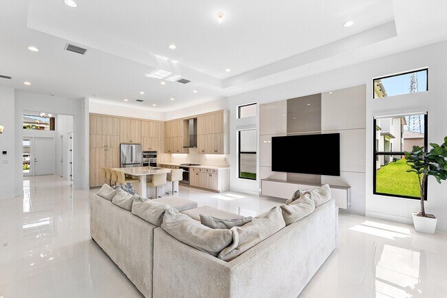 Building Photo - 8330 Essex Country Clb Dr