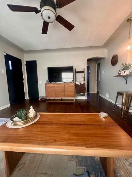 Building Photo - 1694 Willow St