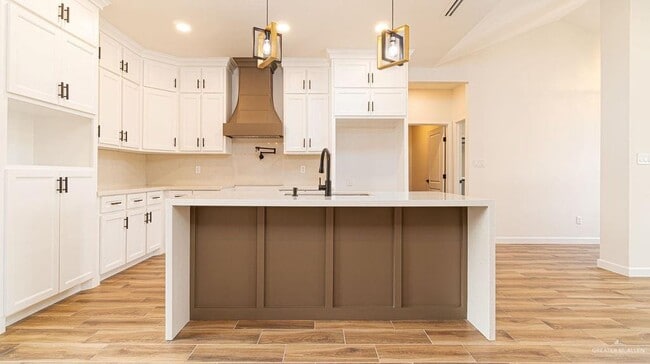 Building Photo - 16 East St